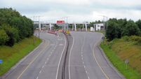 Drivers leave €300,000 at toll booths after driving away without change