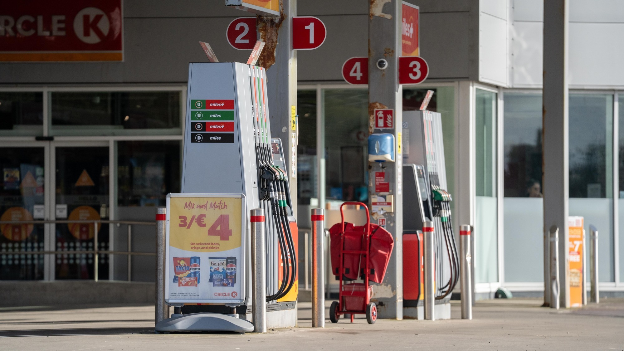 Harris warns Europe must be ready to act as Middle East war drives oil price volatility
