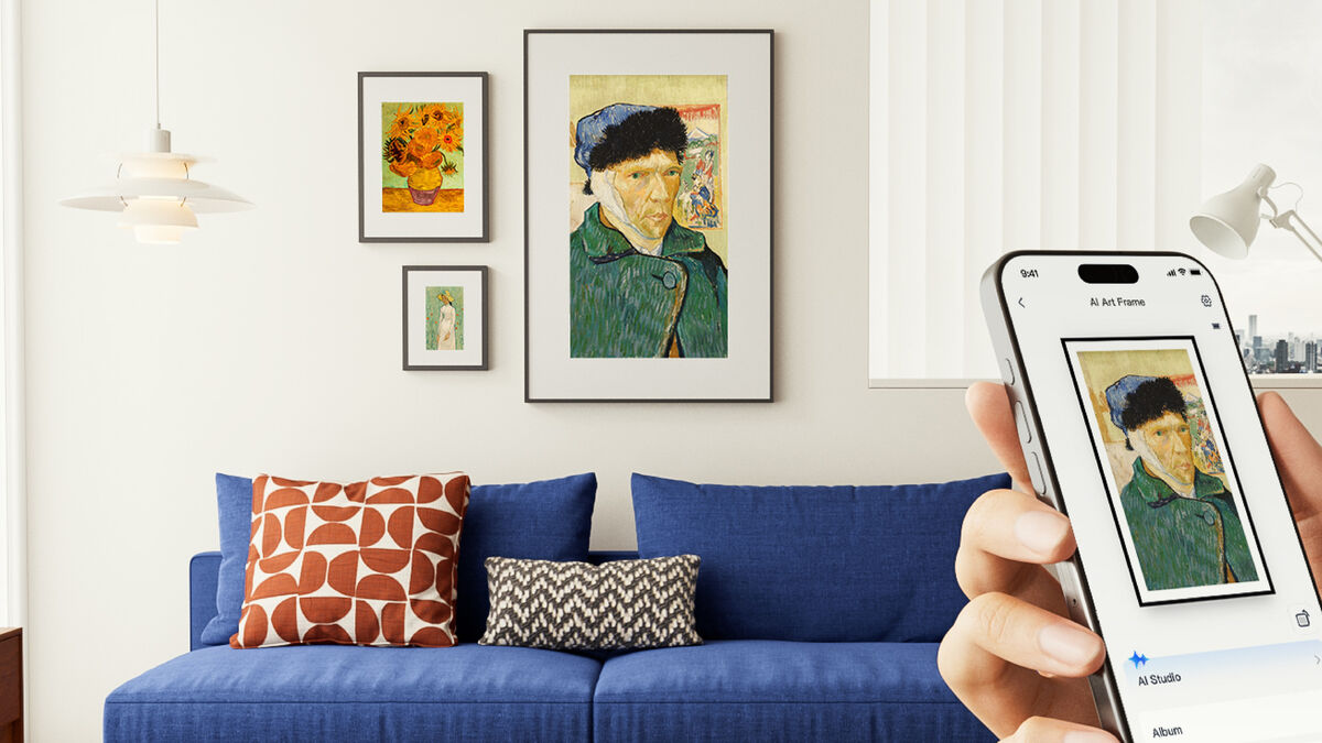 While the frame only stores up to ten images, the SwitchBot app makes it easy to upload and rotate pictures whenever you want. Picture: SwitchBot.