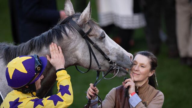 <p>SEALED WITH A KISS: Groom Virginia Bascop with Il Etait Temps after the BetMGM Queen Mother Champion Chase at the 2026 Cheltenham Festival, Prestbury Park, Cheltenham. Pic: INPHO/Morgan Treacy</p>